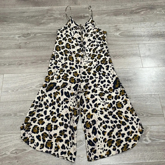 URBAN Romantics Cheetah Animal Print Jumpsuit M - Picture 1 of 13